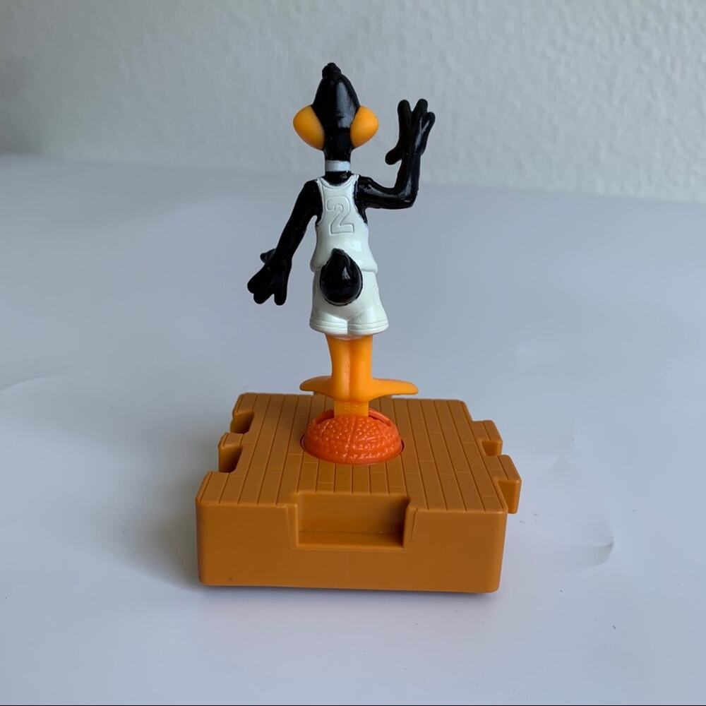 NEW 1996 Warner Bros Daffy Duck - Picture 3 of 8